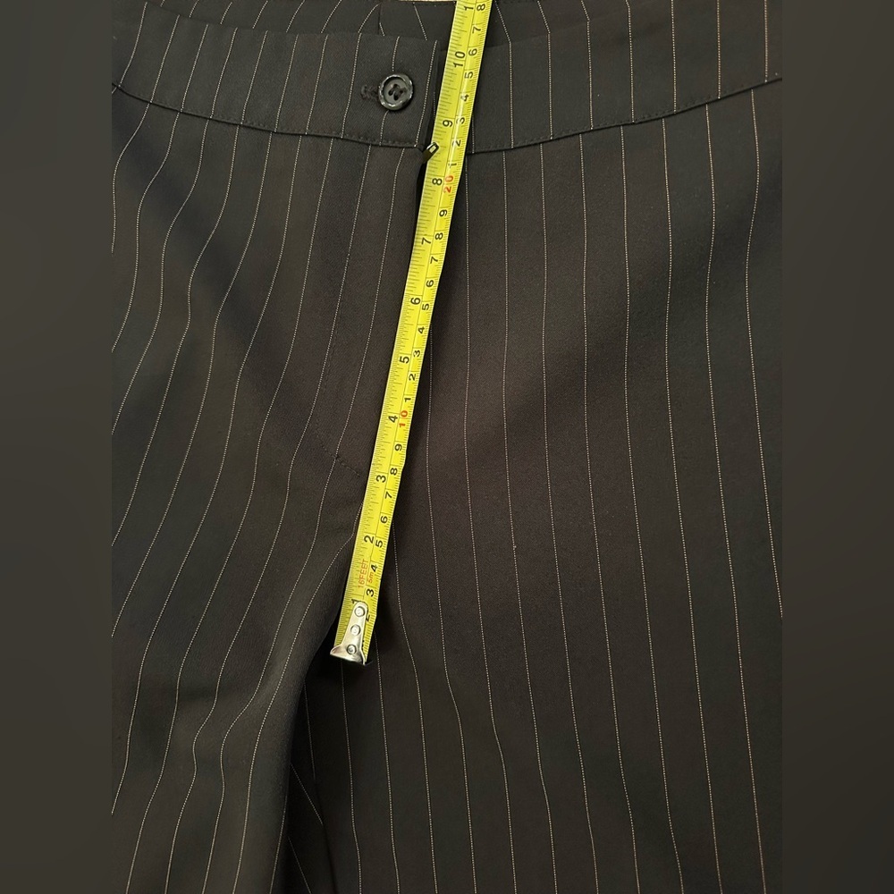 Y2K Studio Y Black Pinstripe 3 Piece Sleeveless Pantsuit - Picture 14 of 15